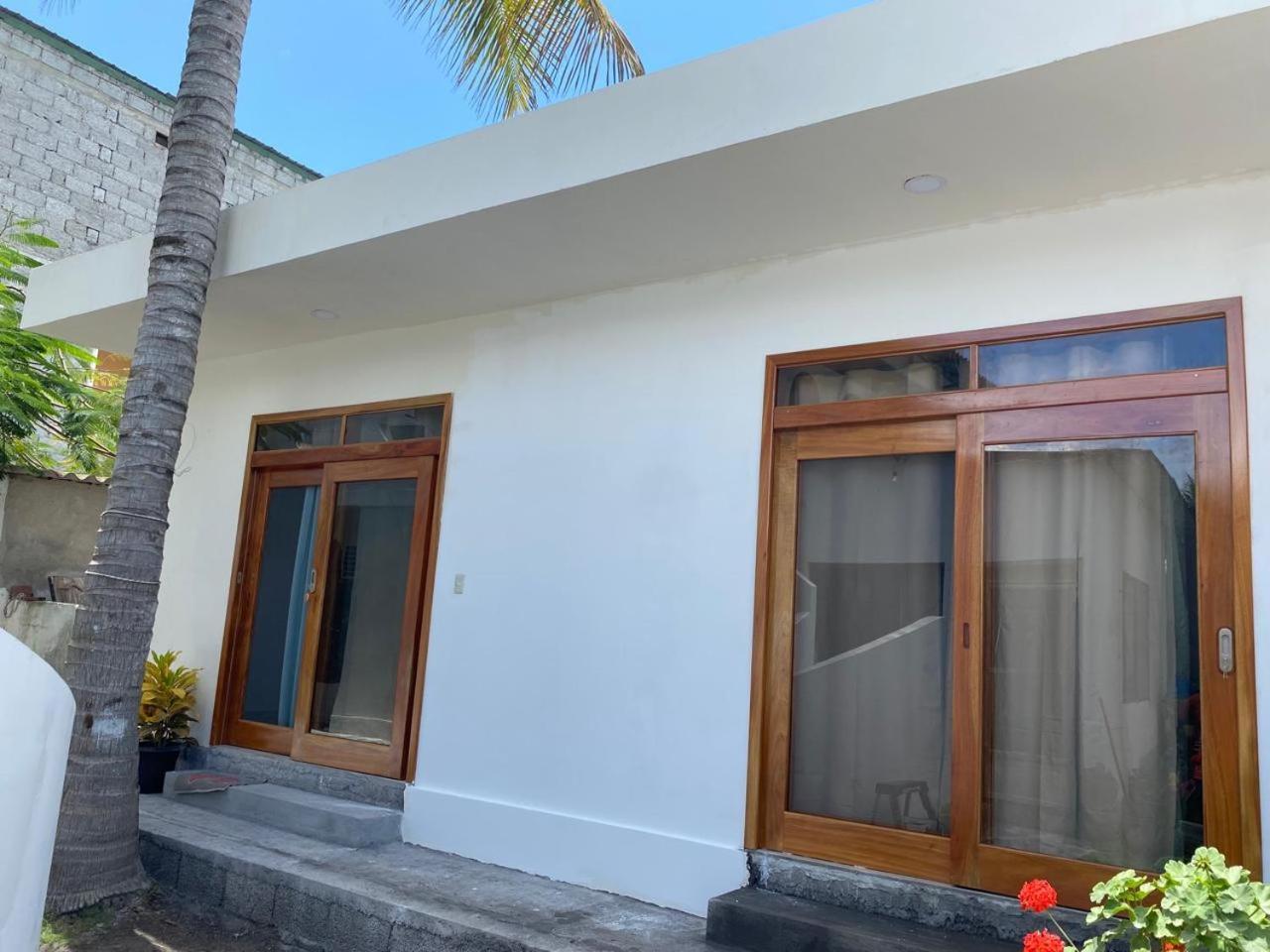 Penguin House Ξενοδοχείο Puerto Villamil Εξωτερικό φωτογραφία