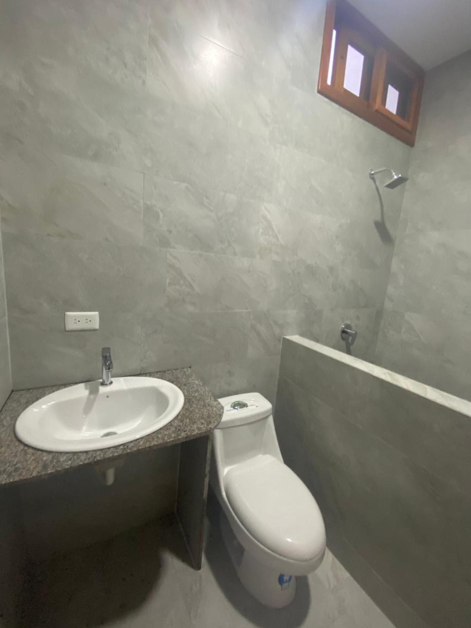 Penguin House Ξενοδοχείο Puerto Villamil Εξωτερικό φωτογραφία